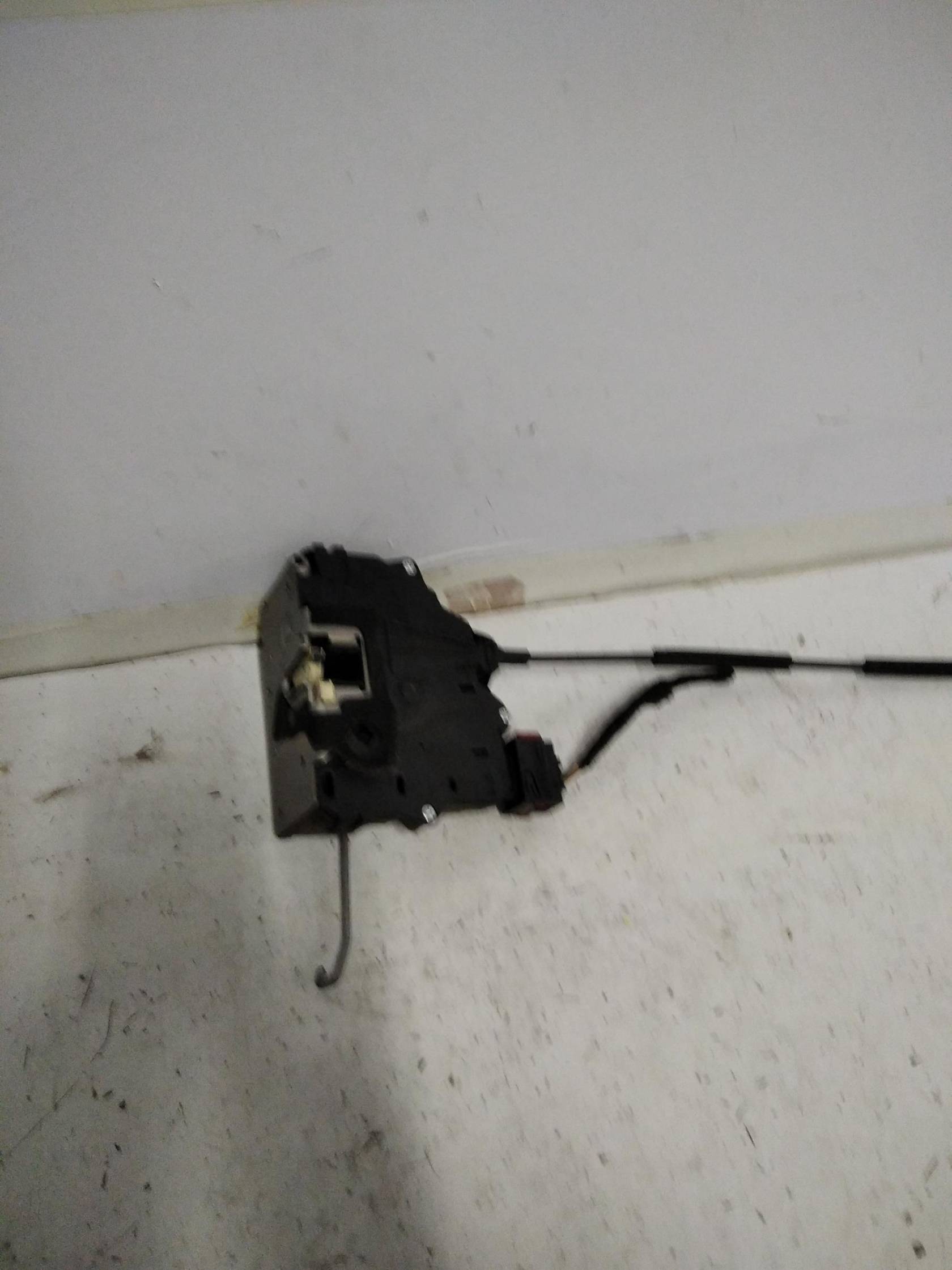 Serratura porta ant. dx.